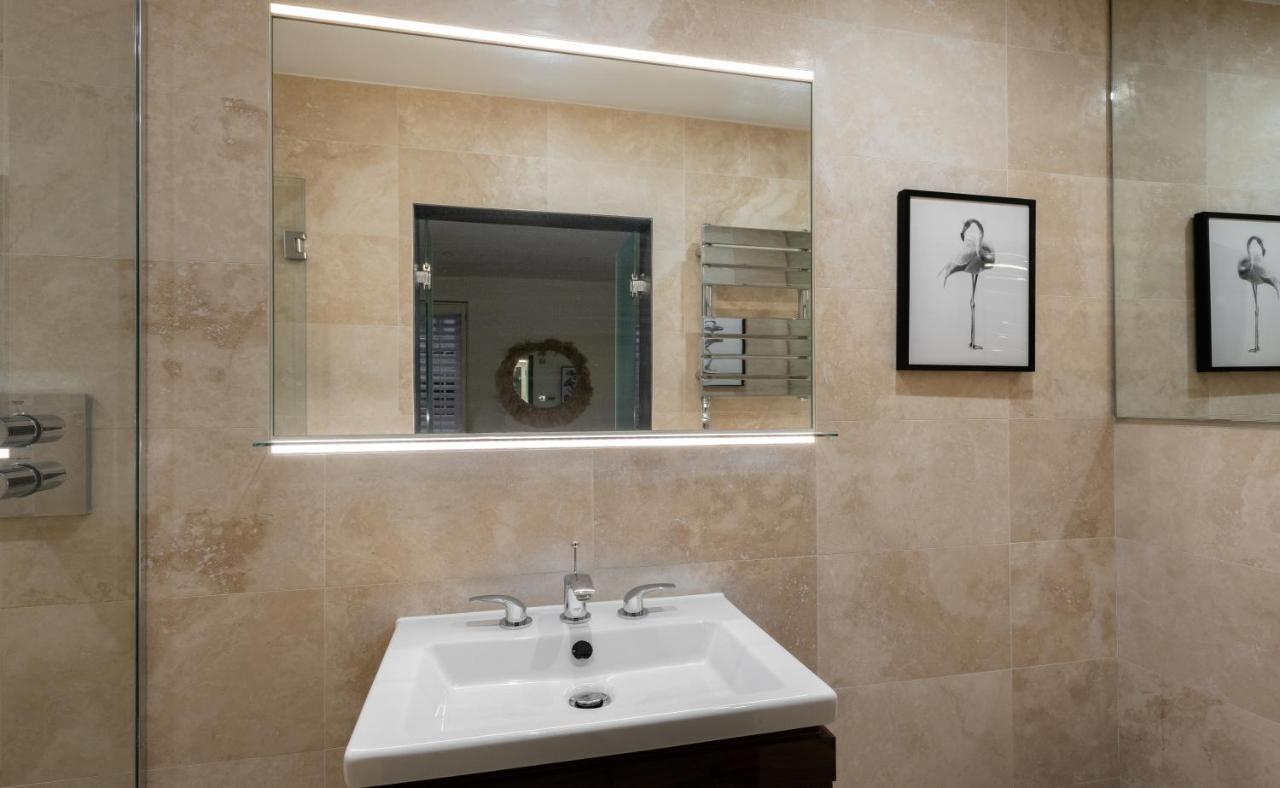 The Heart Of Shepherds Bush - Modern 2Bdr Apartment With Garden Londres Exterior foto